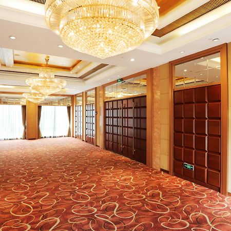 Holiday Inn Shanghai Pudong Nanpu By Ihg Esterno foto